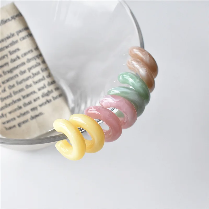 

2021 New Korean Colorful Acrylic Geometric C-shaped Retro Candy Color Resin Stud Earrings Women Girls Party Travel Jewelry Gifts