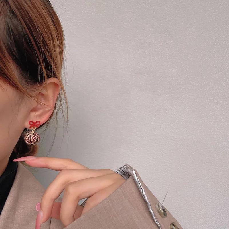 

Fashion Red Bow Earring Women Houndstooth Earrings Stud Earrings Christmas Gift Round Design Unusual Earrings