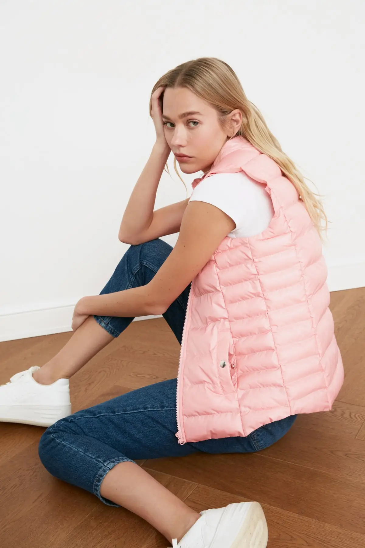 

Trendyol Upright Collar Inflatable Vest TWOSS21YE0012