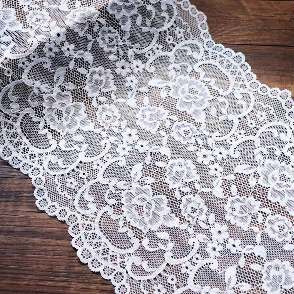 тянущееся кружево