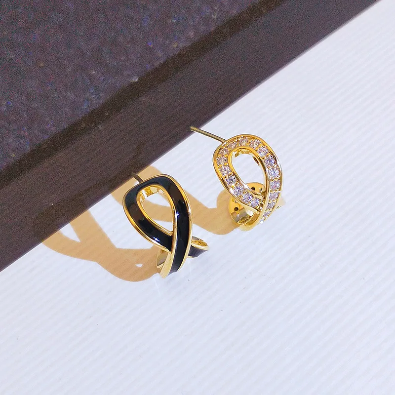 

Серьги женские Асимметричные из серебра 925 пробы с бриллиантами