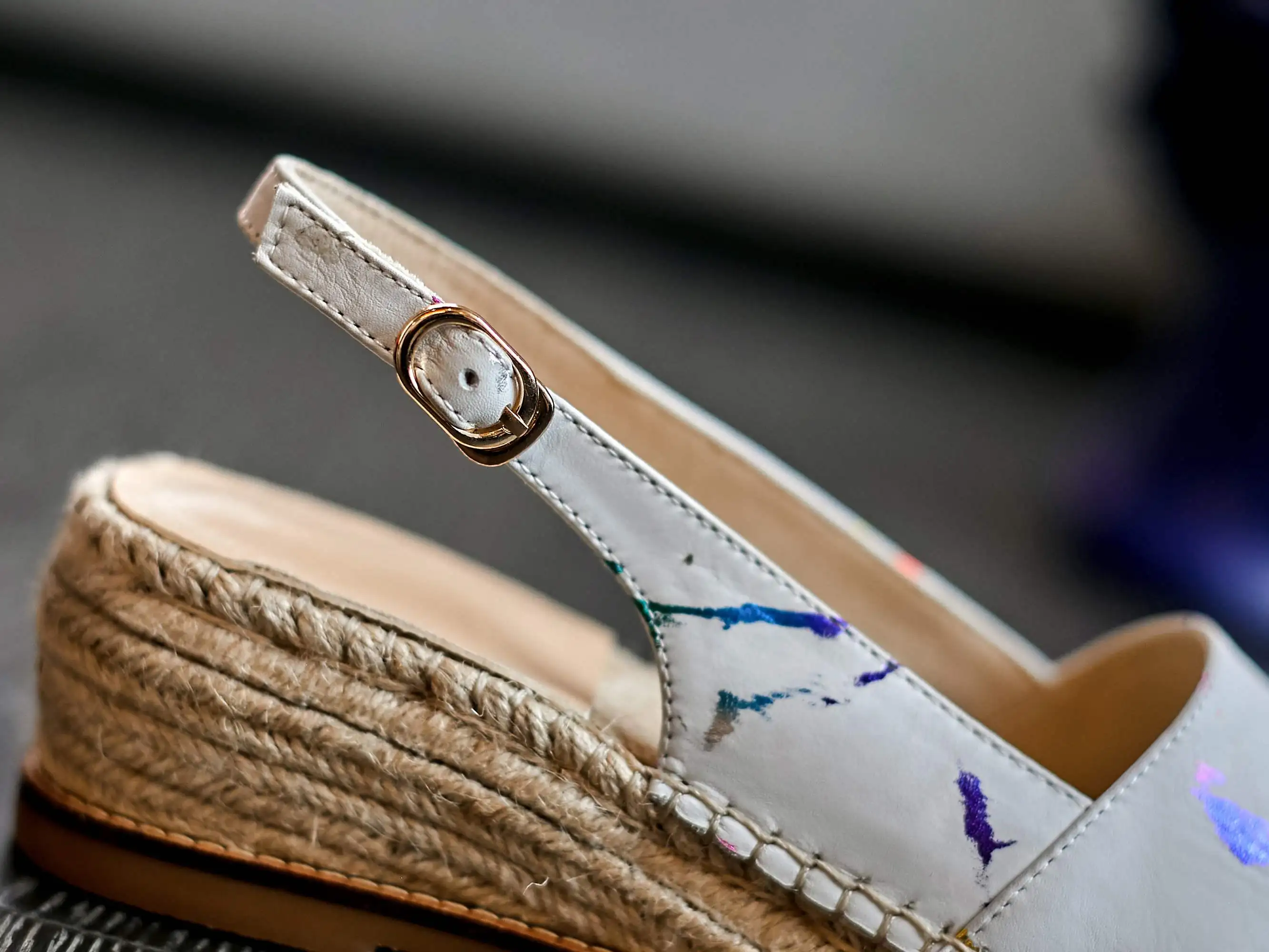 

Krazing Pot genuine leather round toe med heel Slope heel shallow printing buckle straps mules summer peep toe women sandals L60