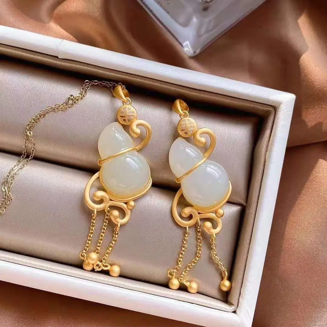 

Natural Hotian Jade Pendant Women's Small Calabash Jade Necklace Retro Chinese Style to Give Mom Birthday Gift for Elders