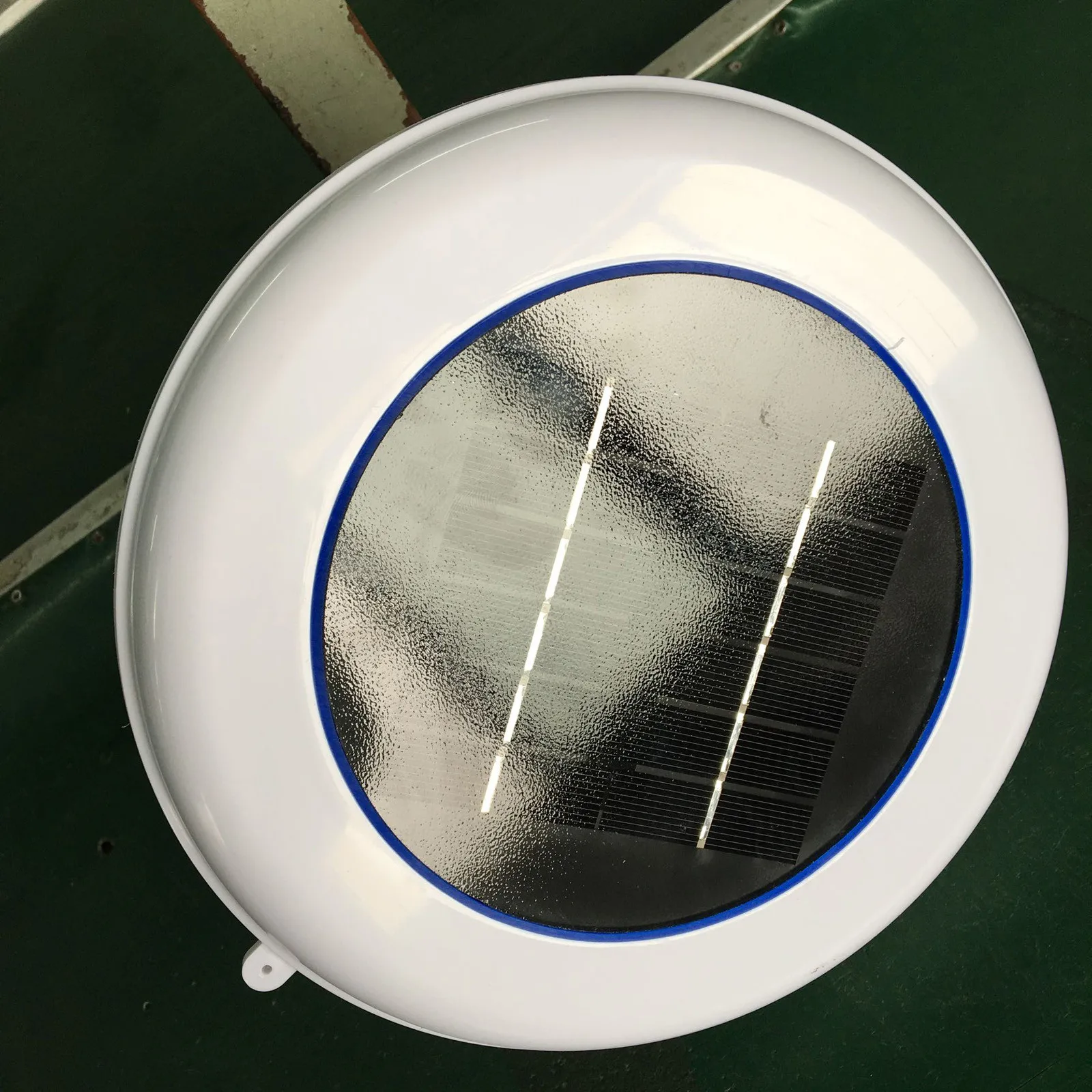 

Solar Energy Copper-silver Ion Swimming Pool Water Disinfection And Algae-inhibiting Water Purifier Swimming Pool Water Purifier