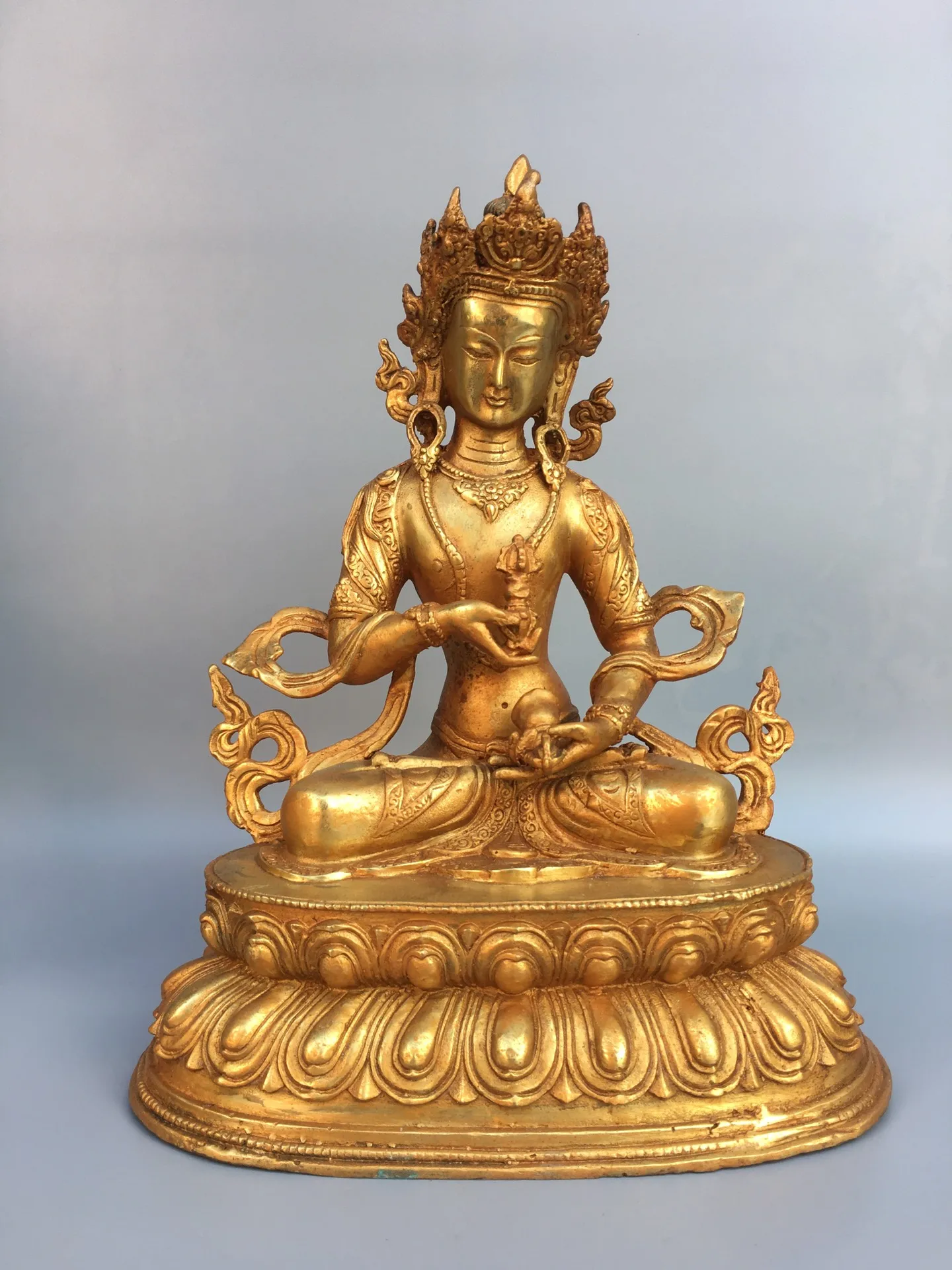 

11"Chinese Folk Collection Old Bronze Gilt Vajrasattva Bodhisattva Buddha Lotus Terrace Sitting Buddha Enshrine the Buddha