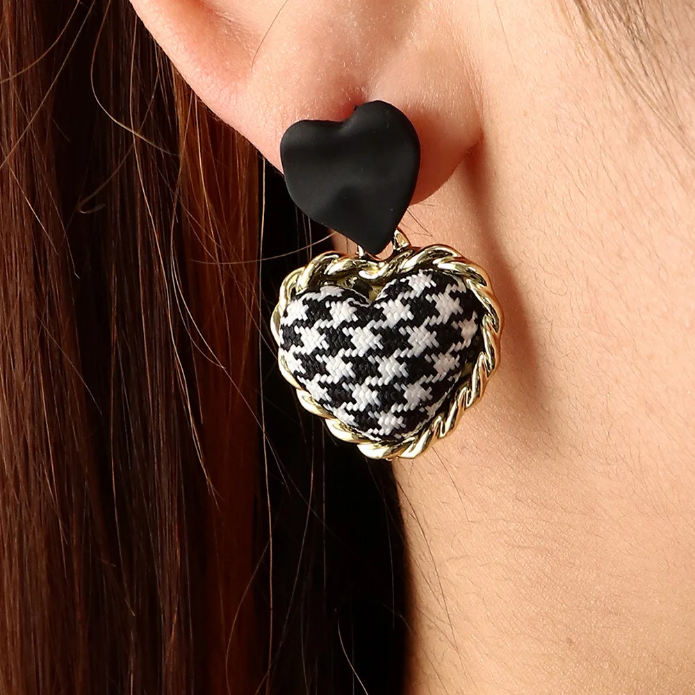 

Fashion Attractive Korean Houndstooth Love Heart-Shaped Earrings Women's Ear Ornaments Jewelry Accessories Valentine's Day Gifts