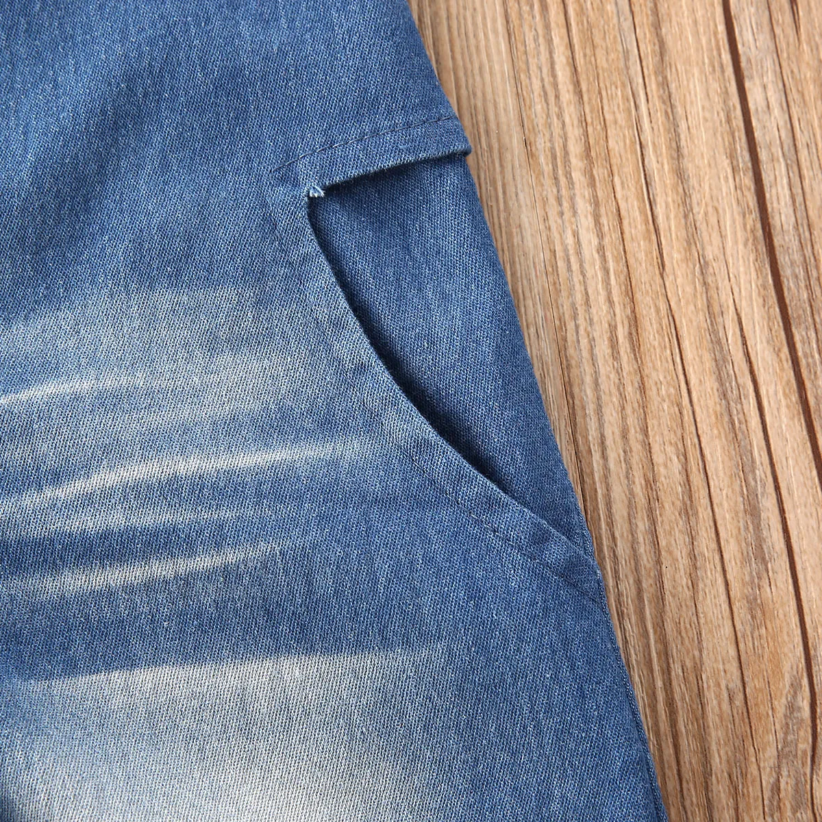 Летняя одежда для маленьких девочек Джинсовый комбинезон с кружевом