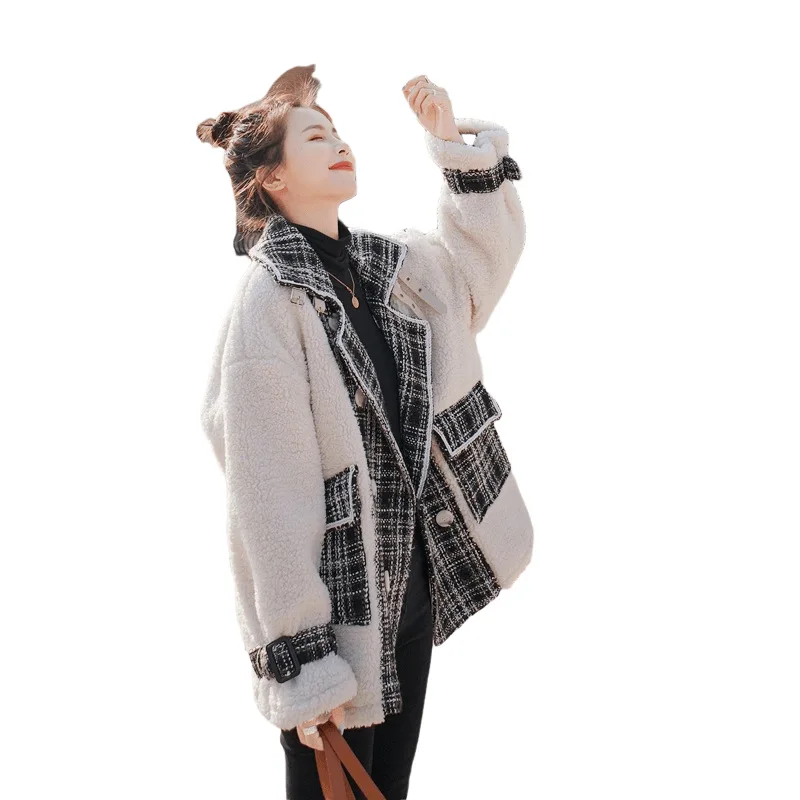

style Xiaoxiang lamb wool short coat girl winter 2020 new thickened small Korean loose cotton coat student