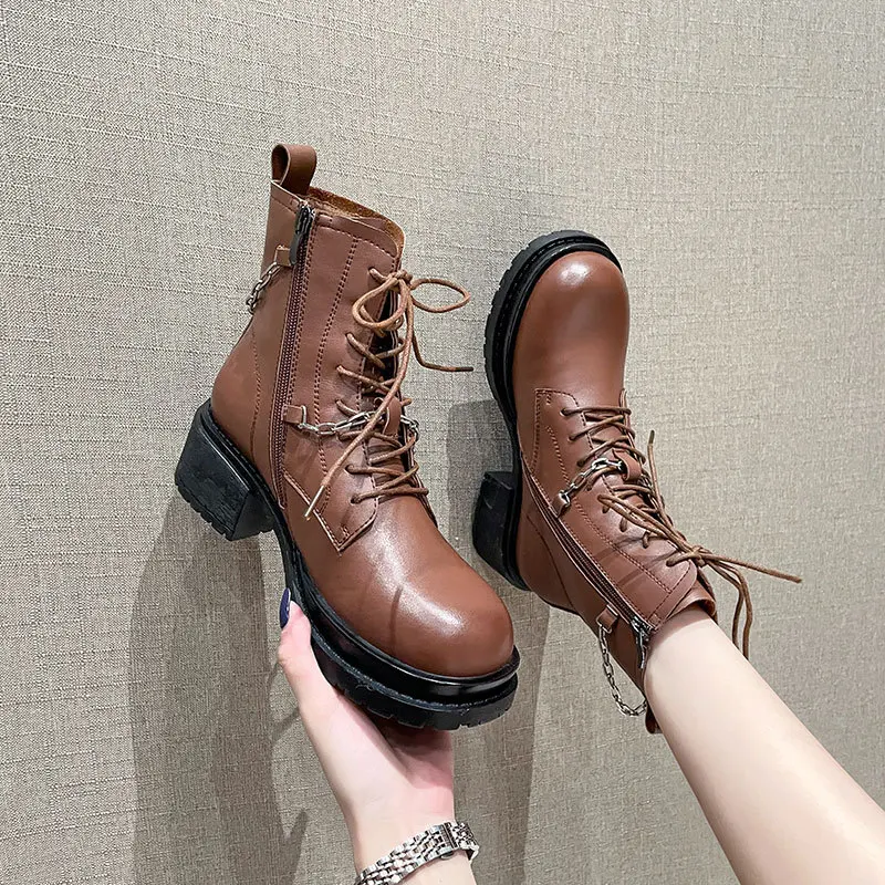 

Martin boots female boots, the spring and autumn period and the single British wind 2021 new scooter platform short boots