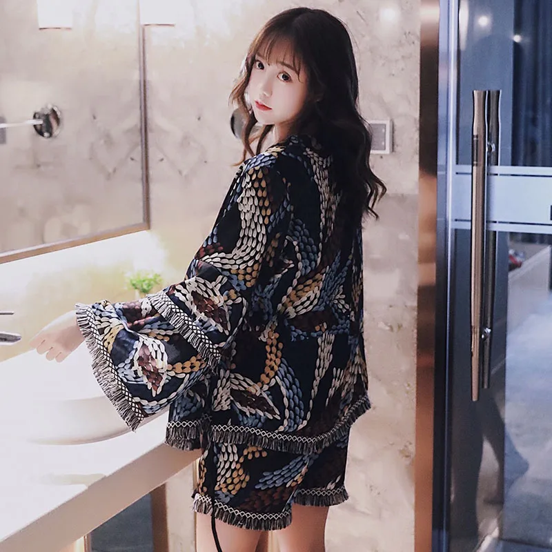 

Summer New Ladies Pajamas Set Loose Sleeve Women Comfort Ice-Silk Sleepwear Coat+Camisole+Shorts 3Pcs Set Soft Homewear