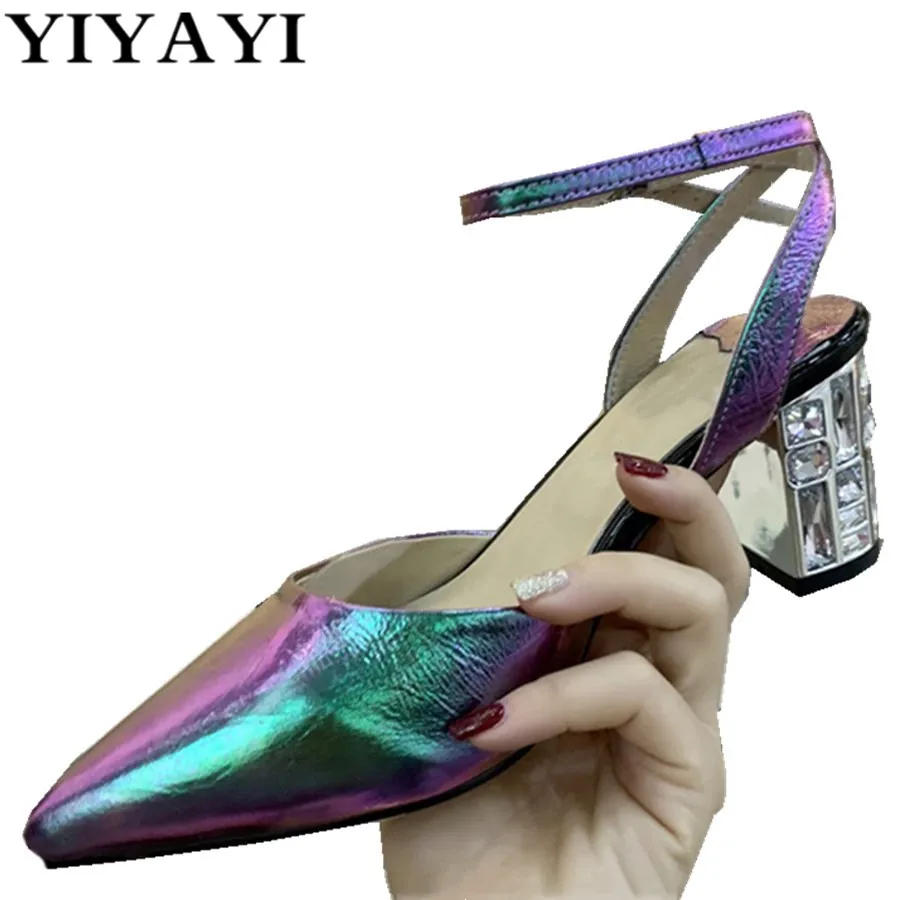 Женские босоножки на не сужающемся книзу массивном высоком каблуке с