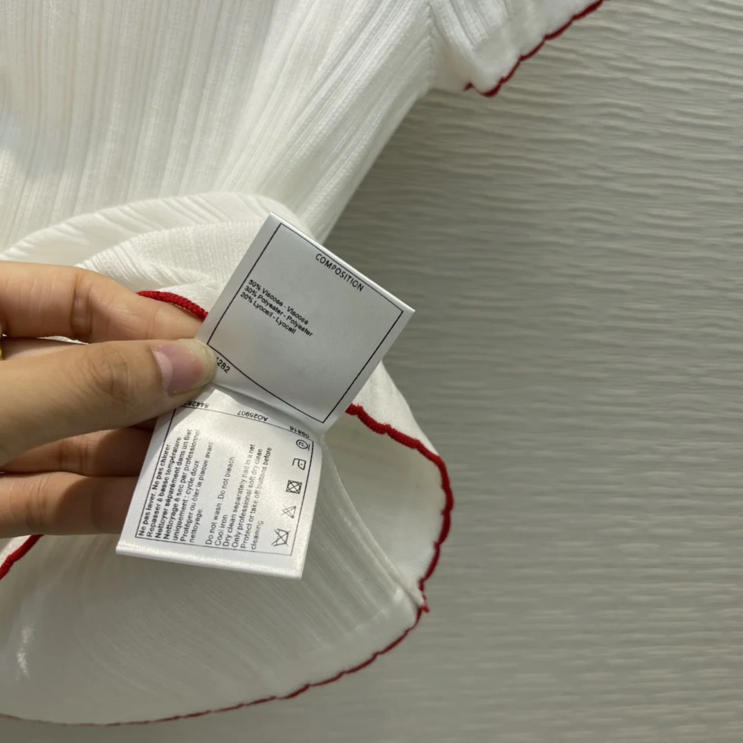 

High-end Brand Embroidered Knitted T-shirt Women 2021 Summer New Luxury Fashion Thin V-neck White Short Sleeve Small Tshirts