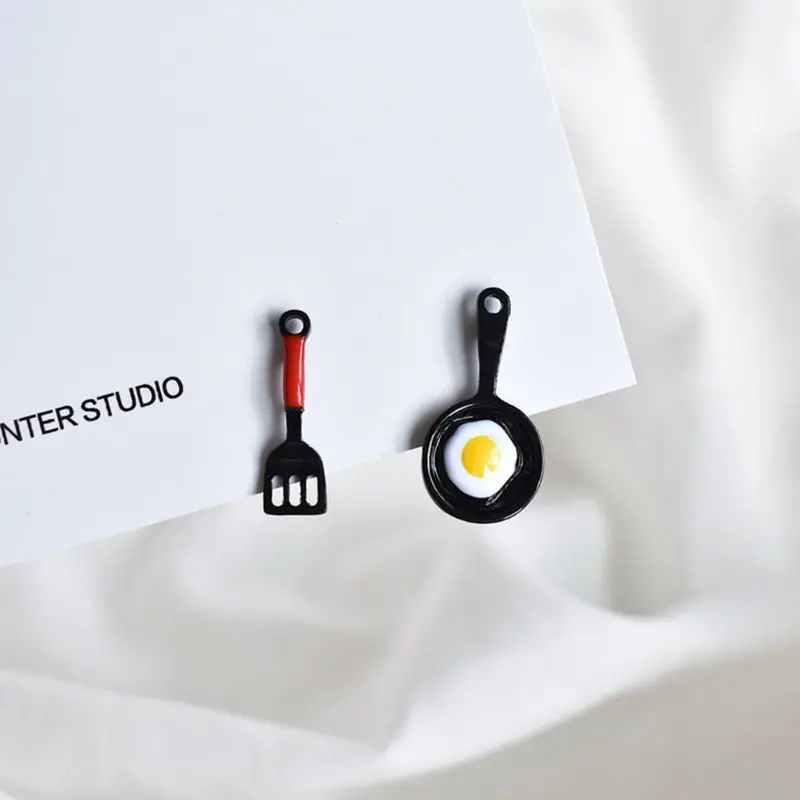 1 пара креативная Асимметричная сковородка для омлета серьги гвоздики с жареной