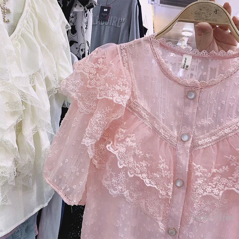 Manches courtes Dentelle Chemise Femme 2021 Nouveau Design À Volants Lâche Simple boutonnage Blouse à Volants Filles Dames Doux Haut Blouse