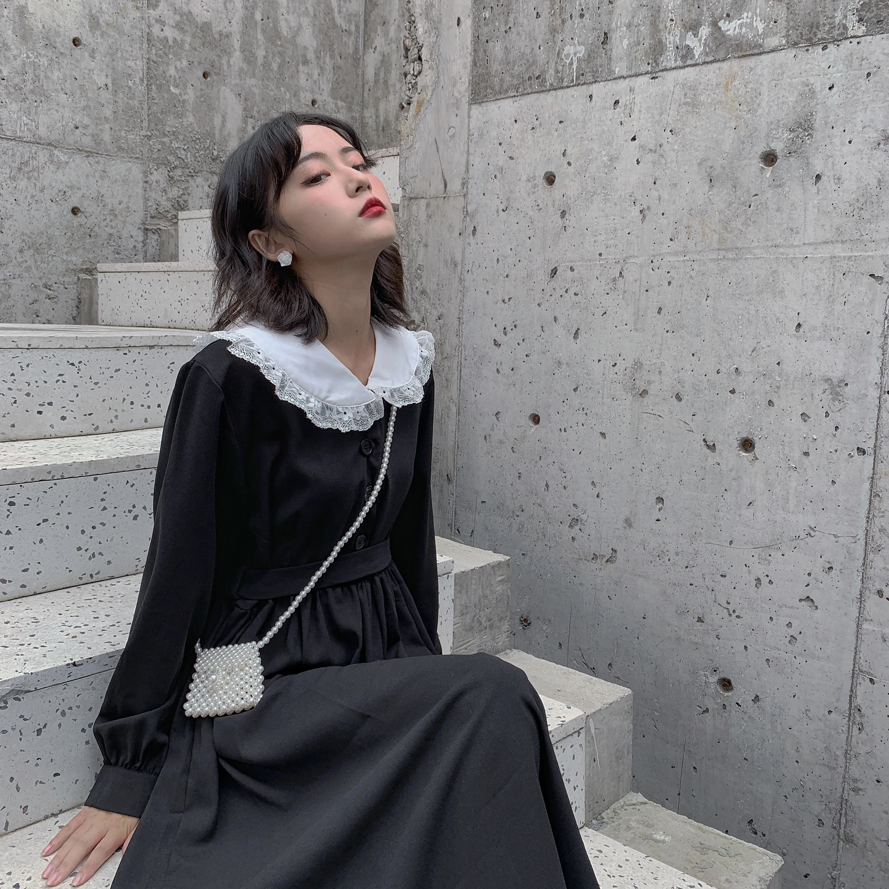 

Harajuku Gothic Cosplay Black Sailor Dress Women Lolita Girl Style Lace Collar Vintage Bandage Casual Pleated Long Vestidos 2021