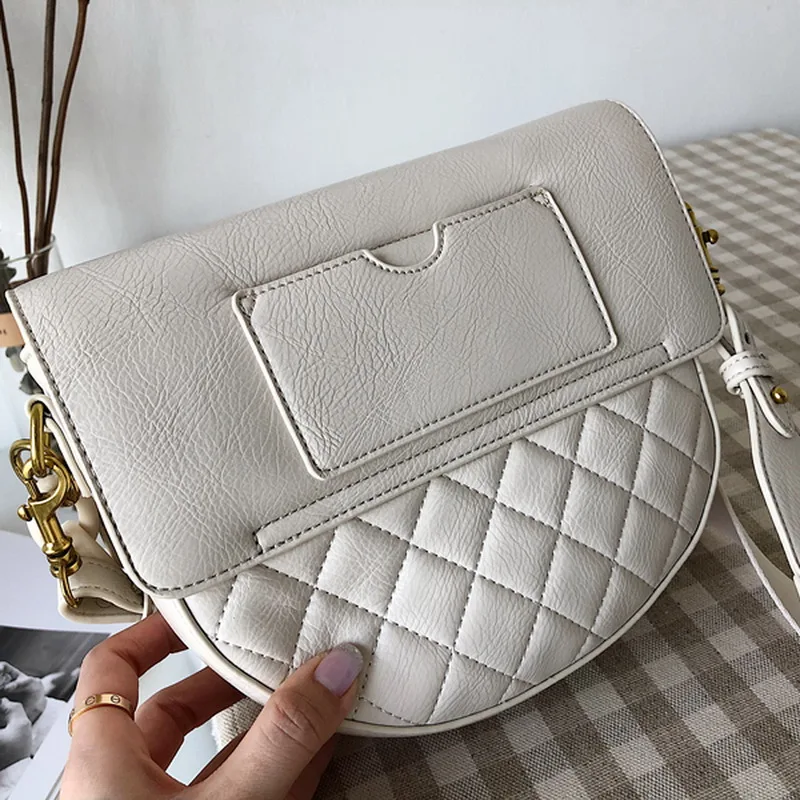 

2020 Spring Summer Korean Girl Diamond Semicircle Saddle Bag Acrylic Chain Soft Leather Shoulder Diagonal Bag