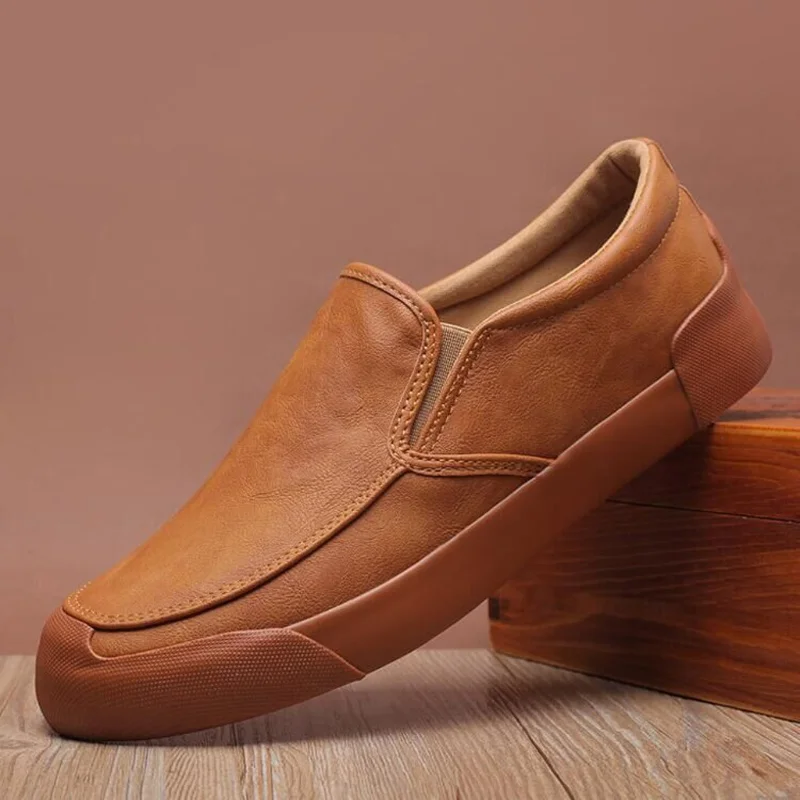 

New Fashion Leather Men Shoes Casual Flat Men Shoes Waterproof Breathable Loafers Men High Quality Moccasins Comfortable 2021