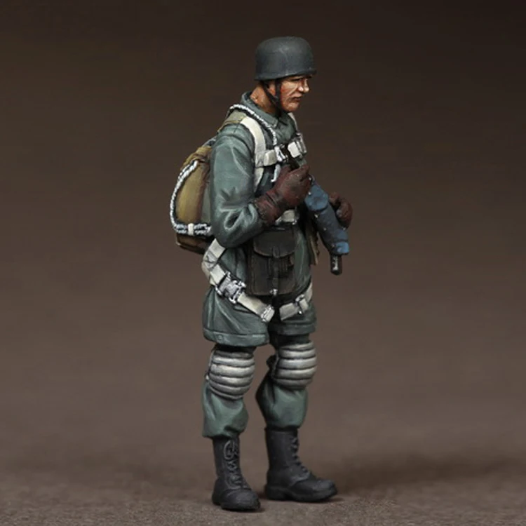 1/35 шкала Неокрашенная смола фигура десантника полицейский GK фигура