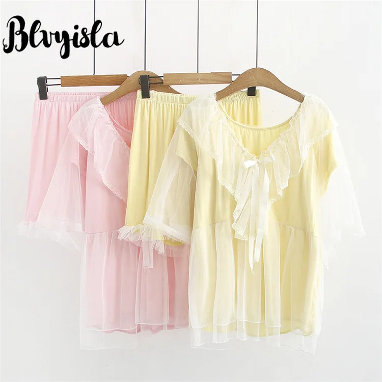 Пижамный комплект женский свободный из двух предметов с кружевом и