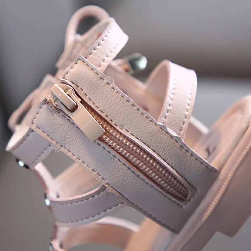 Сандалии для девочек с вырезами Новинка лета 2020 детская обувь в римском стиле