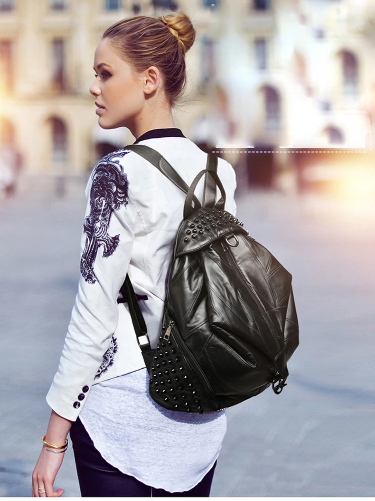 

Hot Rivets Women Shoulder Backpack Bag Female Sheepskin Genuine Leather High Quality Ladies Woman School Backpack Teenage Girls