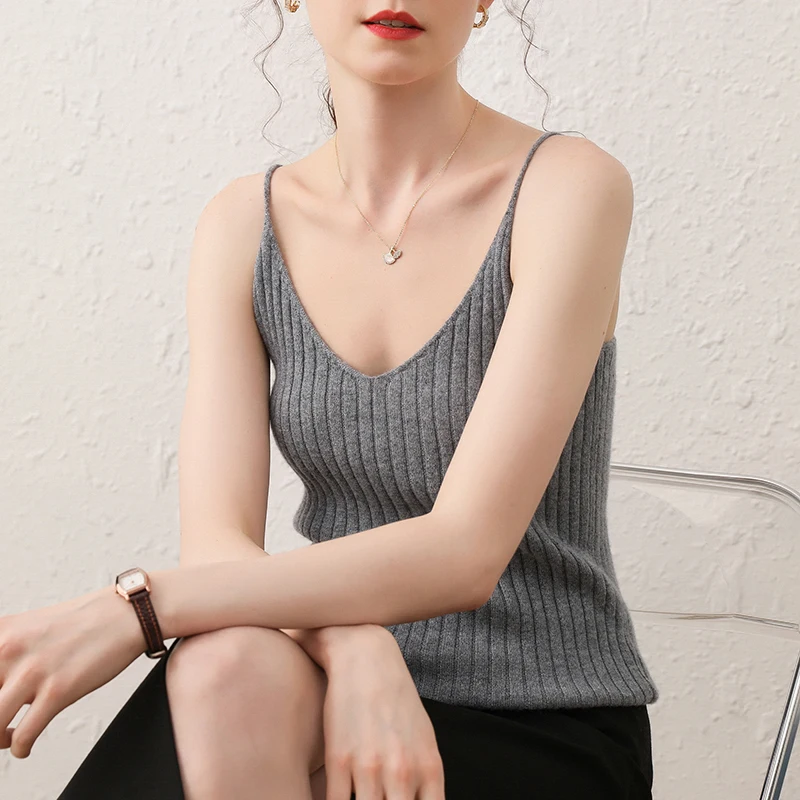 Женский свитер с v образным вырезом сексуальный на бретельках осенне зимний