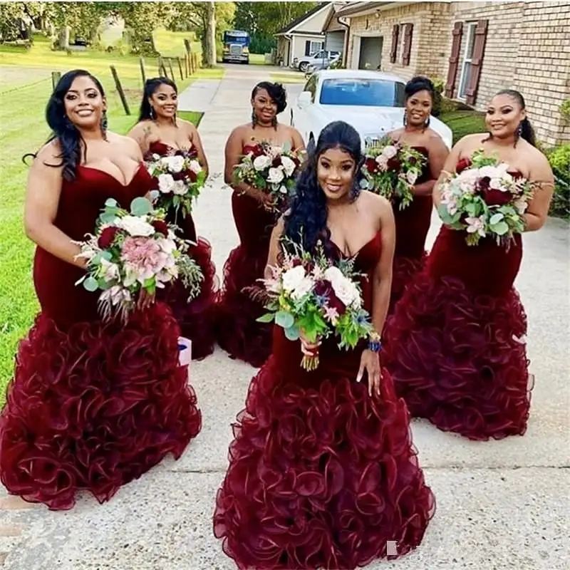 

Velvet Burgundy Bridesmaid Dresses Sweetheart Ruched Ruffles Mermaid Plus Size Maid of Honor Dress Country Wedding Party Gowns