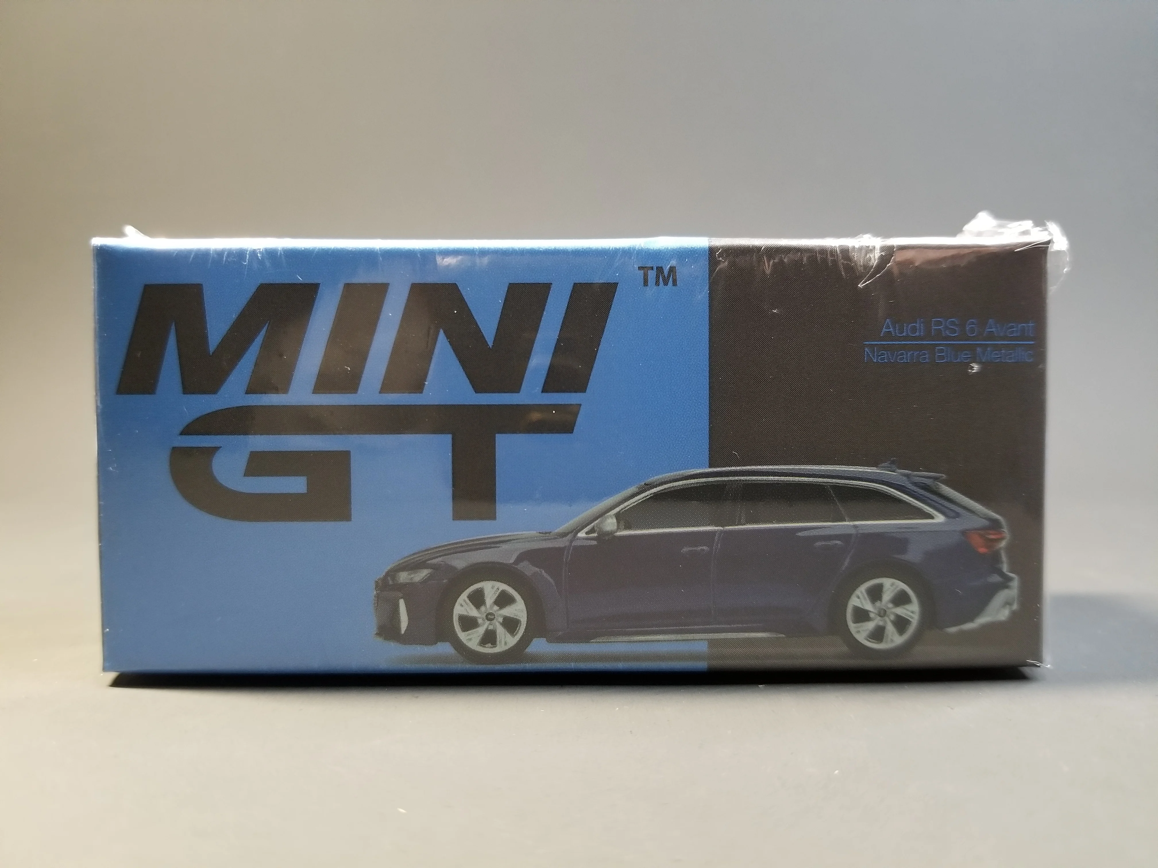 

MINI GT 1/64 RS6 Avant MGT00186 Die Cast Model Car Collection Limited