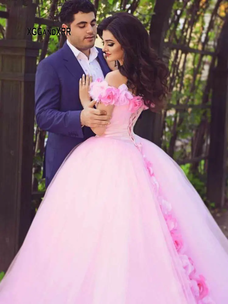 

Gorgeous Long Pink Wedding Dress 2021 with 3D Flowers Royal Train Luxury Dubai Style Bridal Gown Boat Neck Off Shoulder Lace Up