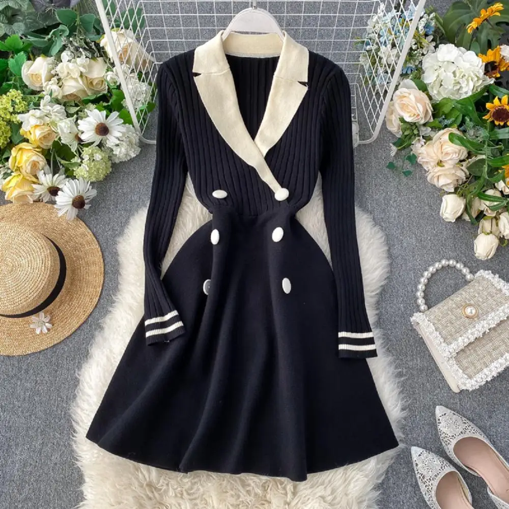 Первой песне женские colorblock (цветовой блок) лацканы с полосатым свитером