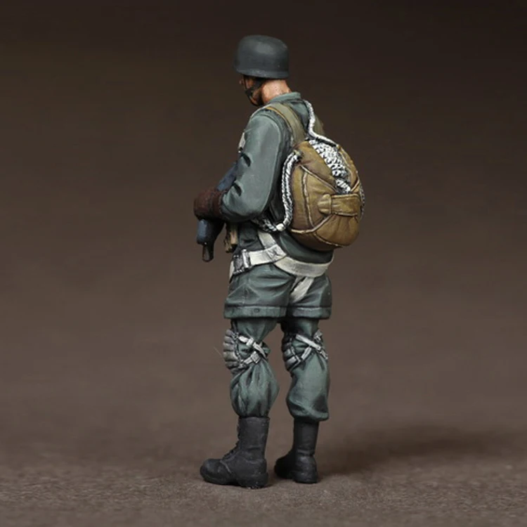 1/35 шкала Неокрашенная смола фигура десантника полицейский GK фигура