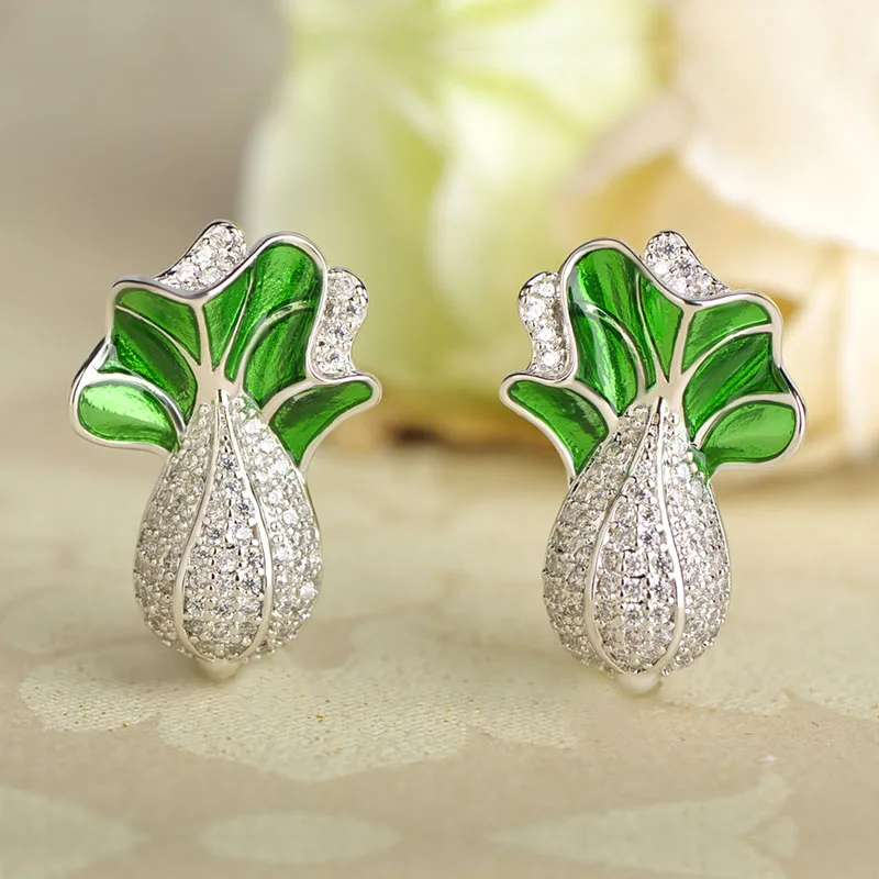 Женские серьги-гвоздики с фианитом золотого цвета | Украшения и аксессуары