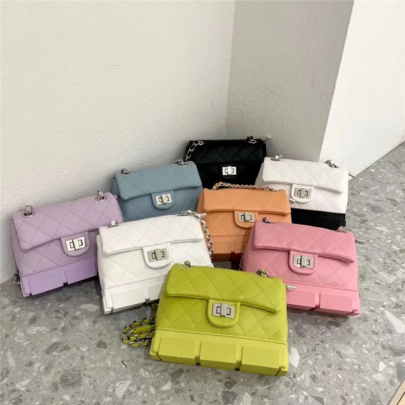 

Diamond Lattice Chain Women Bag 2021 Trendy Fashion Women Shoulder Messenger Bag Niche Shoe Bottom Design Light Green luxury Bag