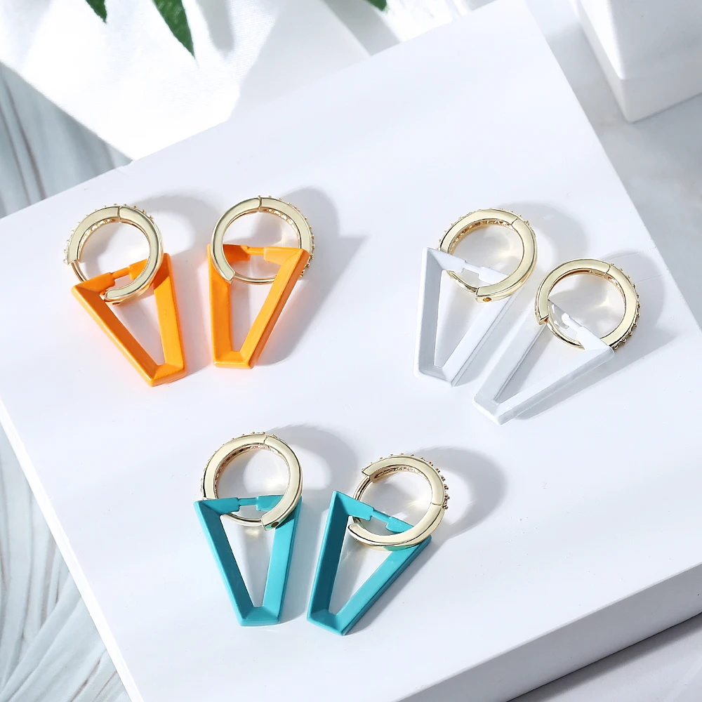 Серьги подвески женские неоновые зеленые флуоресцентные треугольные с