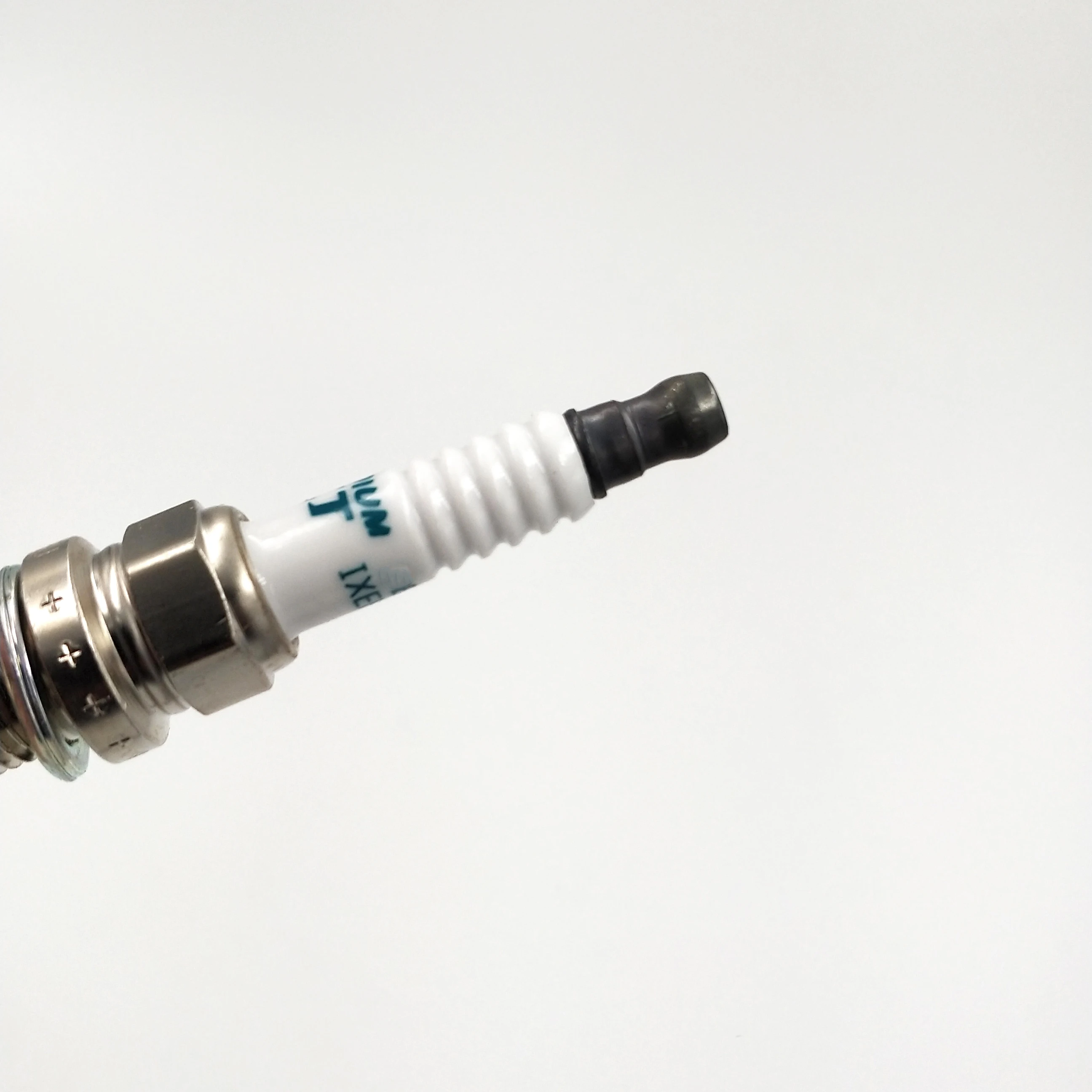 4 шт./лот IXEH22TT 4712 IXEH22TT-4712 IXEH22TT4712 Dual Iridium Power Свеча зажигания для Nissan 350Z Z33 Murano Z51 Stagea M35
