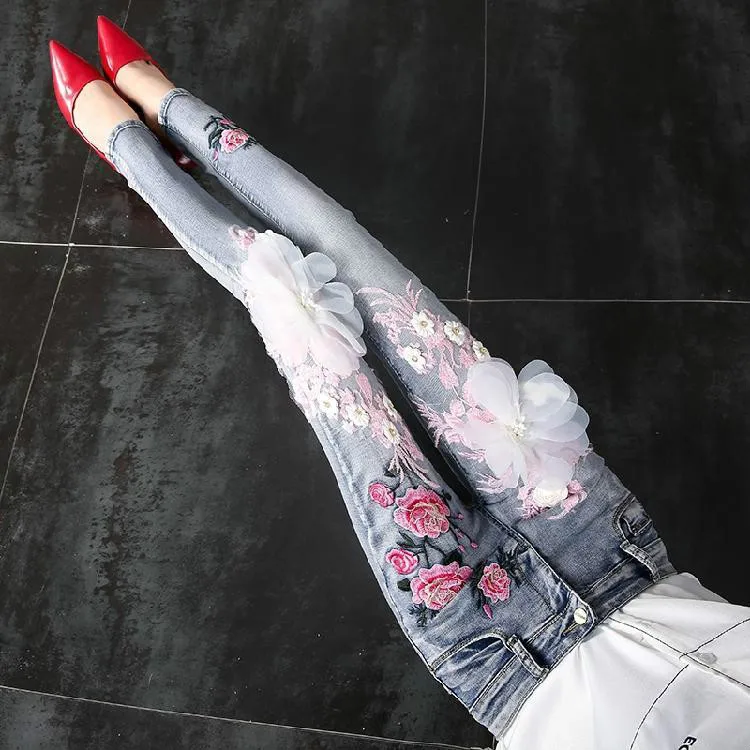 

2020 New Spring Autumn Women Zipper Fly Mid Waist Skinny Denim Pencil Pants Lady 3D Floral Embroidered Flares Jeans Trouser N114