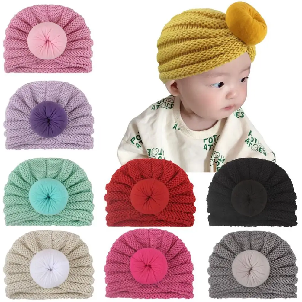 Зимняя шапка для детей вязаная с пончиком маленьких девочек и мальчиков