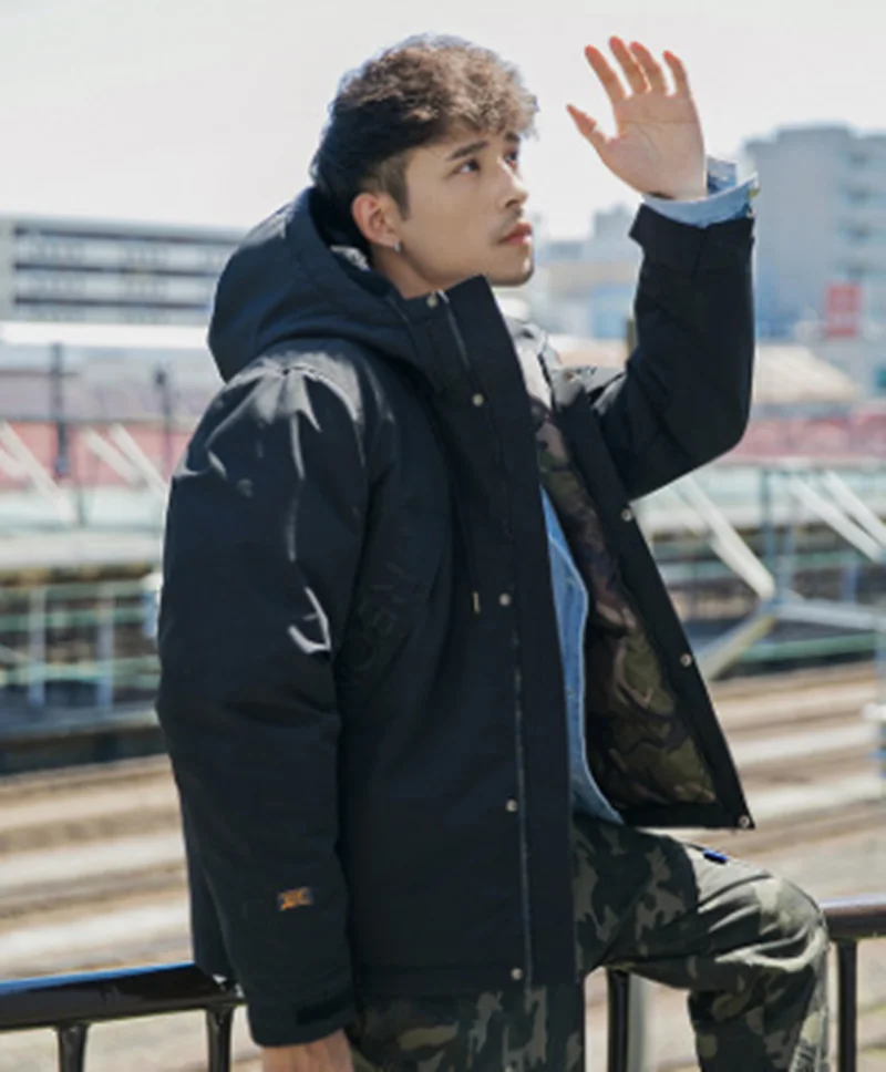 Модный мужской пуховик зимняя новая модная короткая теплая куртка Monclair красивая