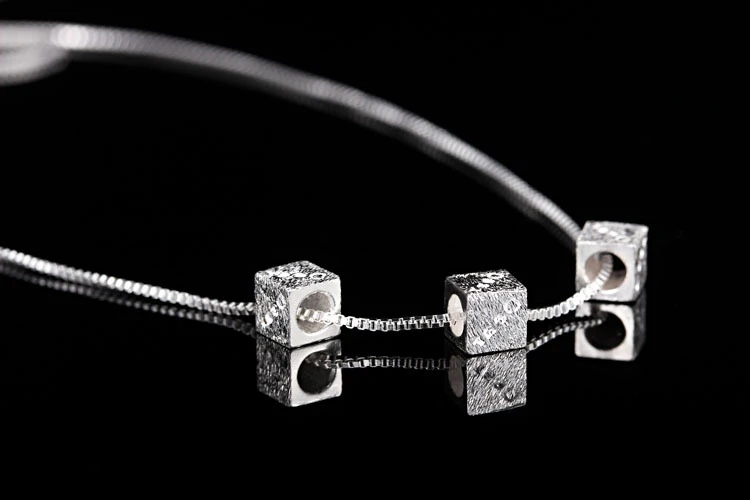 Ожерелье женское из серебра 925 пробы с кубической подвеской | Украшения и