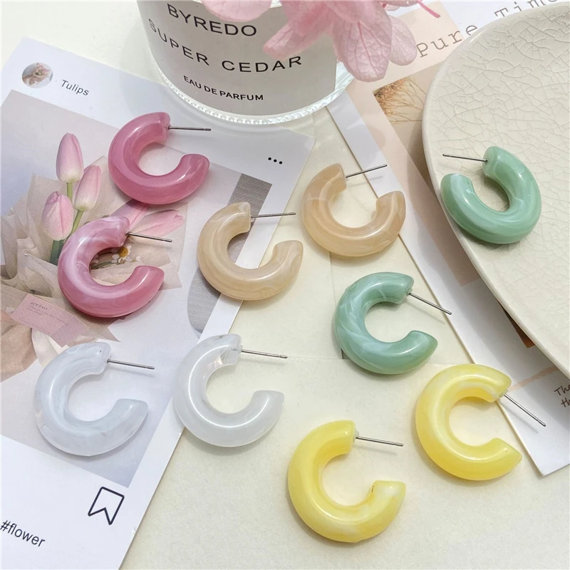 

Retro Creative Sweet C-shaped Resin Earrings 2021 New Summer Simple Ear Jewelry