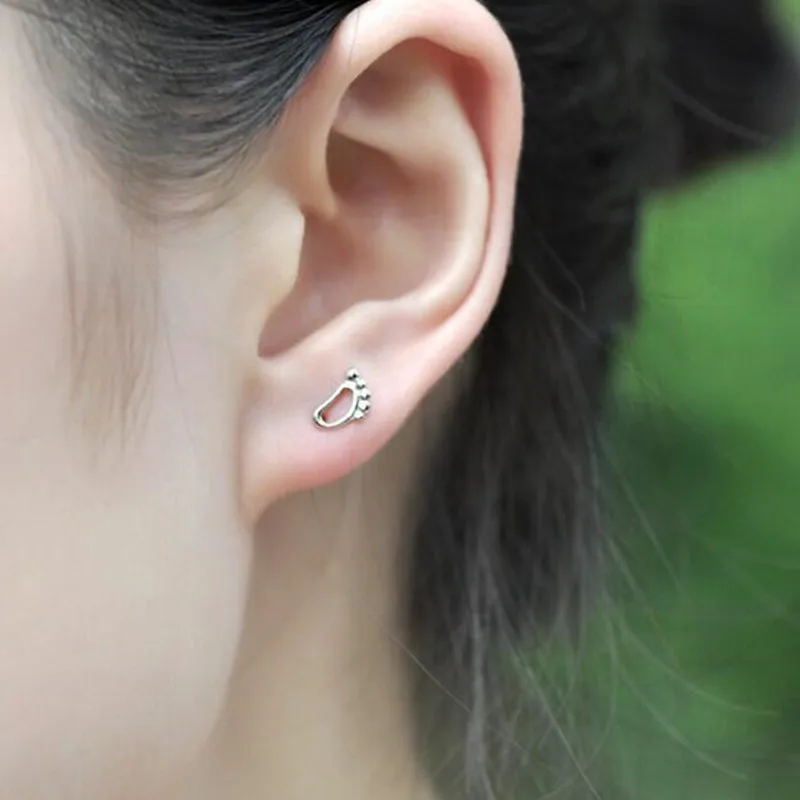 

Creative 925 Sterling Silver Jewelry Korean Exquisite Fashion Feet Small Stud Earrings Factory Direct Wholesale SE88