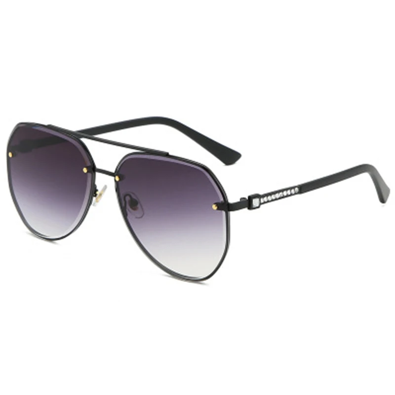 

Gradient Rivet Big Glasses Shinning Diamond Shades Sunglasses Thin Women Brand