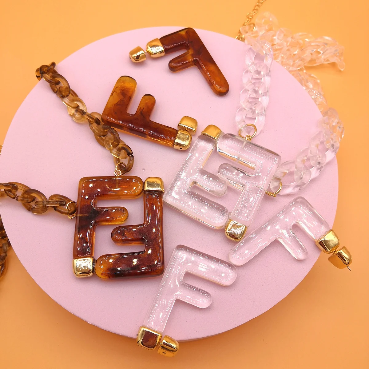 

2020 Trendying link chain F letter pendant women necklace turtle choker sweater necklace