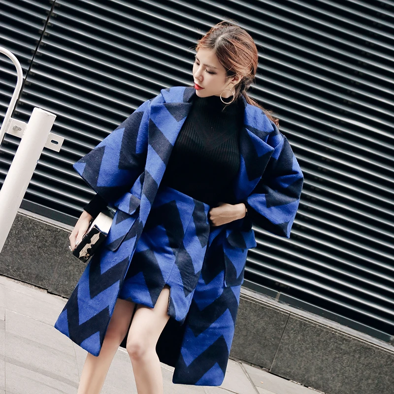 Женский твидовый костюм осенне-весенний из 2 предметов с короткой клетчатой