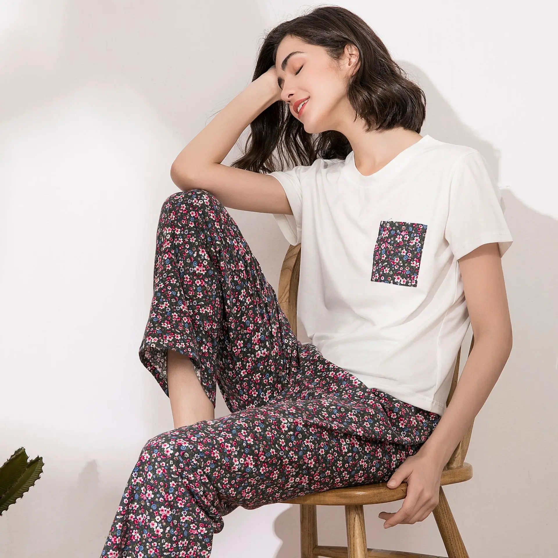 

Женская белая пижама в стиле пэчворк с карманами, женский цветочный Новый домашний комплект, брюки на шнуровке, комплект, пижама с круглым в...