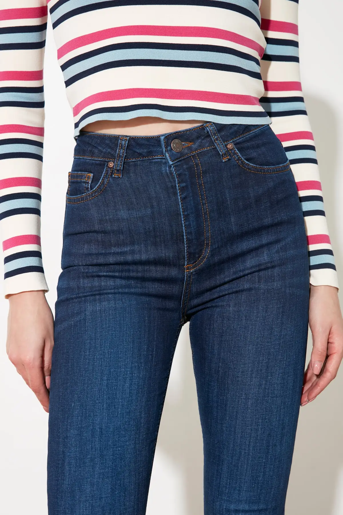 

Trendyol High Waist Skinny Jeans TWOSS21JE0163