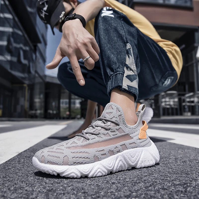 

2020 New Arrival Men Casual Running Sneakers Mesh Breathable Shoes Flying Woven Casual White Shoes Ultra Light Large Size 39-46