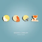 Броши для женской одежды, из сплава брошь в форме буквы, с эмалированным знаком в форме лисы, животного, с антибликовым покрытием, с этикеткой