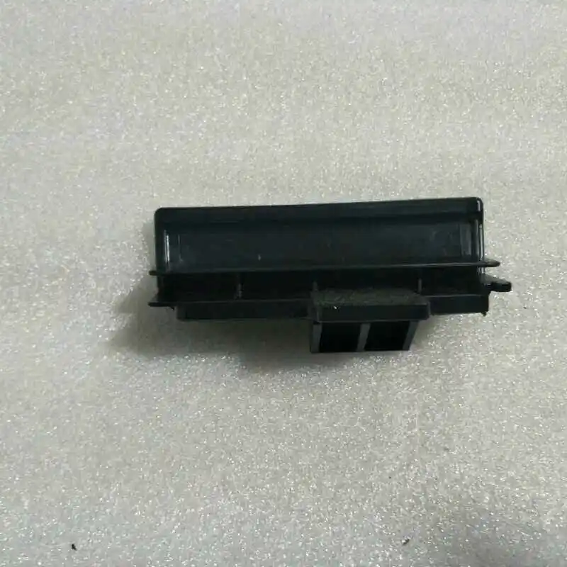 Подлинная 845601F100WK ручка перчаточного ящика в сборе черный для 2007-10 KIA Sportage