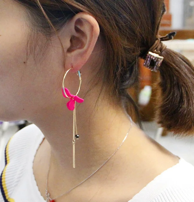 Женские серьги с цветами и бахромой креативные в форме лепестка Эффектные для